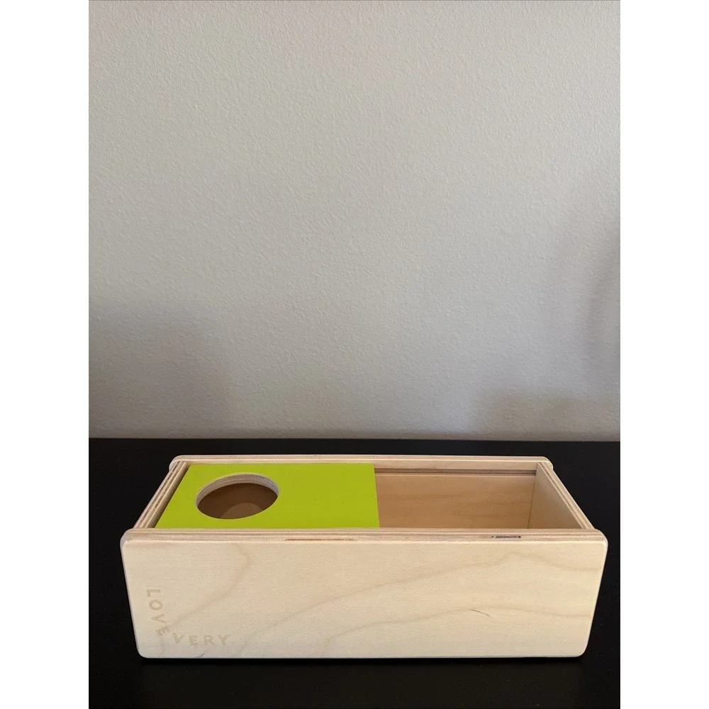 Lovevery wooden sliding top box (w 1 Ball) thinker play kit montessori